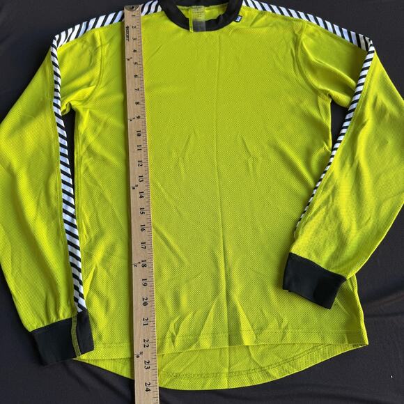 Helly Hansen Base Layer Shirt Youth Small Yellow Lifa Long Sleeve Crewneck - Picture 8 of 8